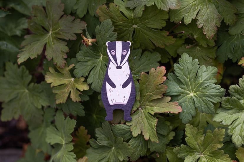 BeWooden Dřevěná nálepka na zeď i jinam jezevec