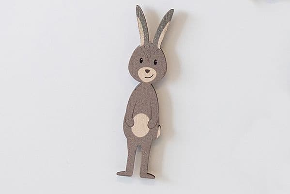 BeWooden Dřevěná magnetka zajíček Karlíček